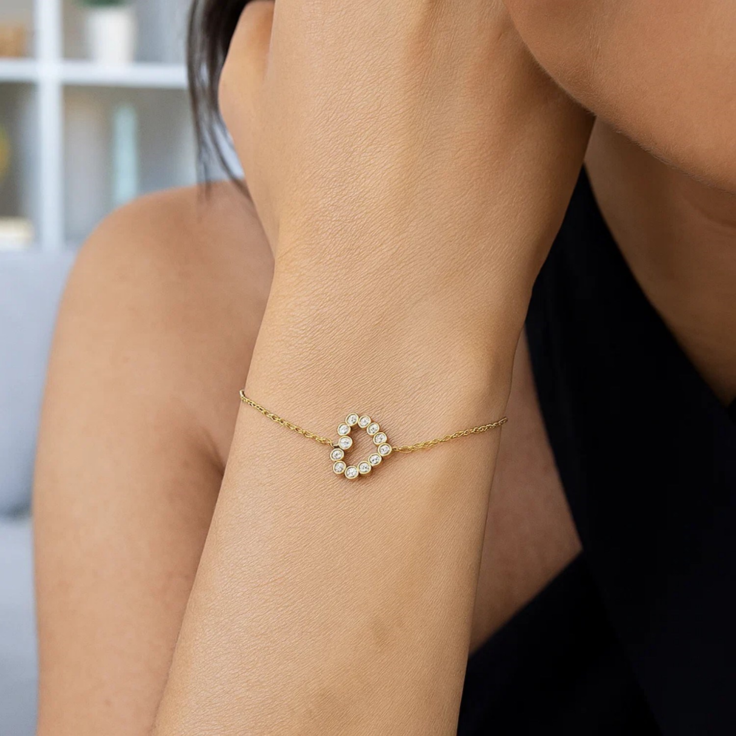 Elegant 14k Yellow Gold Petite Diamond Heart Bracelet - Image 2